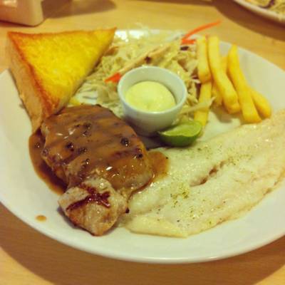 ร้านอาหาร Eat Am Are