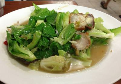 ผัดแขนงหมูกรอบ ที่ ร้านอาหาร ข้าวต้มเป็ดอ้วน ลาดพร้าว 15