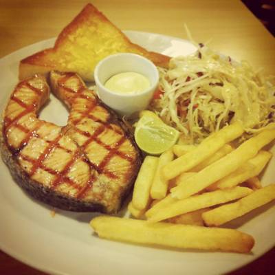 ร้านอาหาร Eat Am Are