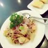 ยำผลไม้เป็ดกรอบ  ที่ ร้านอาหาร ขวัญจิตร