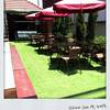 สนามหญ้าด้านข้าง ที่ ร้านอาหาร Ichino japanese food