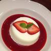 พานาคอตต้าสวยๆอร่อยๆ ที่ ร้านอาหาร on the table tokyo cafe Central Rama 9