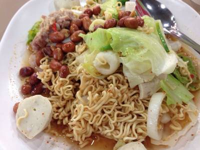 ร้านอาหาร ตำลุยตำ ยำแซ่บ