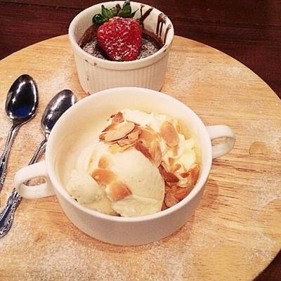 ช็อกโกแลต ลาวา รสชาติดี ฟินกับบรรยากาศรอบๆ ตัว >< ที่ ร้านอาหาร Treat Cafe & Hang Out เสนา ช็อกโกแลต ลาวา รสชาติดี ฟินกับบรรยากาศรอบๆ ตัว >< ที่ ร้านอาหาร Treat Cafe & Hang Out เสนา