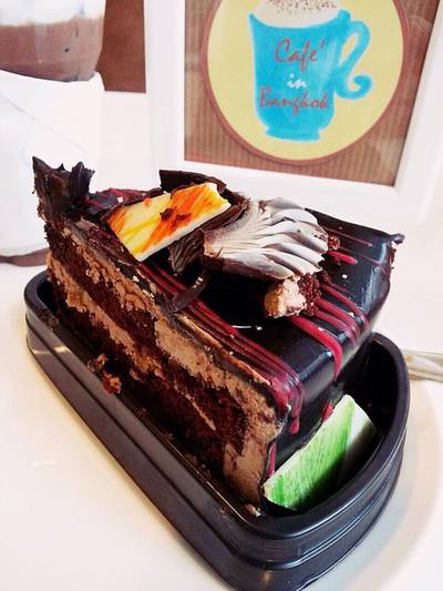 เค้กช็อกโกแลต หวาน อร่อย ที่ ร้านอาหาร Cafe'n Bangkok เค้กช็อกโกแลต หวาน อร่อย ที่ ร้านอาหาร Cafe'n Bangkok
