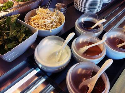 ปรุงรสเพิ่มความอร่อยกันสักหน่อย ที่ ร้านอาหาร โป่วเทียมเฮงก๋วยเตี๋ยวเนื้อตุ๋น