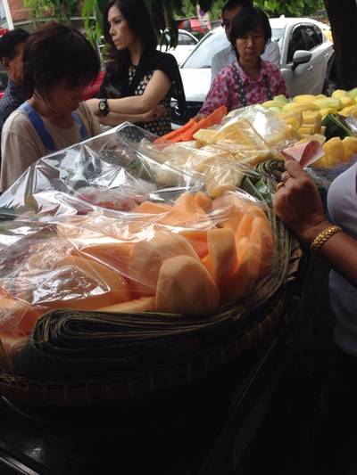 ร้านอาหาร ผลไม้เจ้าเด็ด นางลิ้นจี่