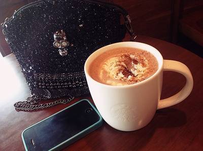 เติมพลังกันตอนเช้าด้วยช็อกโกแลตร้อนๆ อุ่นๆ สักแก้ว 💛❤️ ที่ ร้านอาหาร Starbucks Siam Paragon เติมพลังกันตอนเช้าด้วยช็อกโกแลตร้อนๆ อุ่นๆ สักแก้ว 💛❤️ ที่ ร้านอาหาร Starbucks Siam Paragon