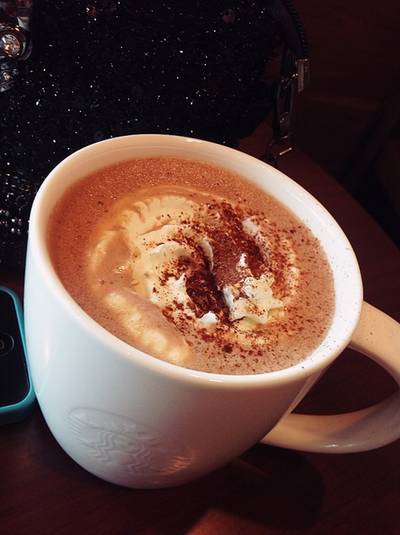 ช็อกโกแลตร้อนๆ 1 แก้ว เติมพลังความสดใส... ที่ ร้านอาหาร Starbucks Siam Paragon ช็อกโกแลตร้อนๆ 1 แก้ว เติมพลังความสดใส... ที่ ร้านอาหาร Starbucks Siam Paragon