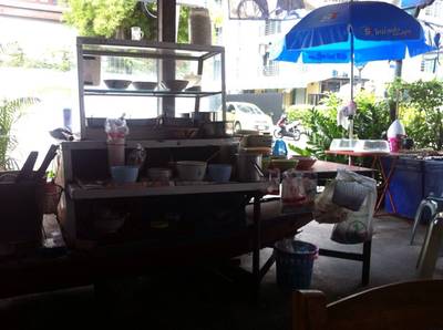 บรรยากาศร้าน ที่ ร้านอาหาร ก๋วยเตี๋ยวเรือลุงเอื้อน