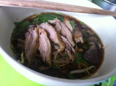 บะหมี่เป็ด สักชามมั๊ยคะ ^__^ ที่ ร้านอาหาร ก๋วยเตี๋ยวเป็ดพะโล้ ลาดพร้าว ซอย1