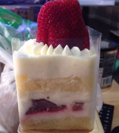 ร้านอาหาร White Day Patisserie Plearnary Mall